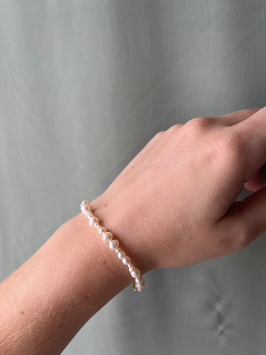 Assorted Pearls Bracelet
