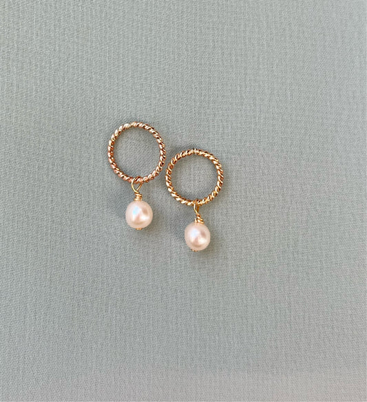 Circle Studs With Pearl